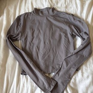 Aritzia Gray Long Sleeve Crop Top